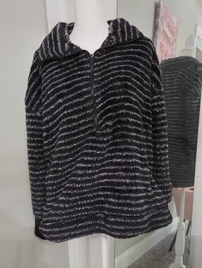 LuLaRoe Plush Half-Zip Fleece Pullover Jacket- Black & Gray Stripes